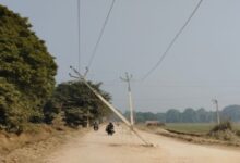 People panic due to electric poles hanging from wires