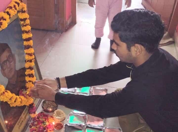 Grandson organized special puja on grandfather's death anniversary
