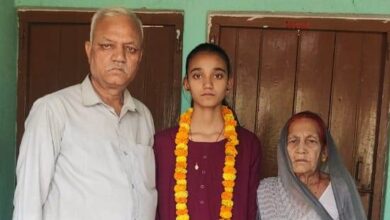 Deoria Topper priti