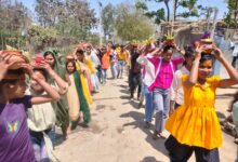 कुशीनगर: सिकटिया खास में भव्य शतचंडी महायज्ञ, कलश यात्रा में उमड़ा श्रद्धालुओं का सैलाब