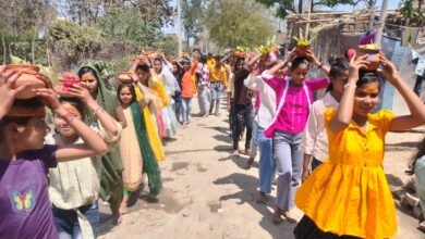 कुशीनगर: सिकटिया खास में भव्य शतचंडी महायज्ञ, कलश यात्रा में उमड़ा श्रद्धालुओं का सैलाब