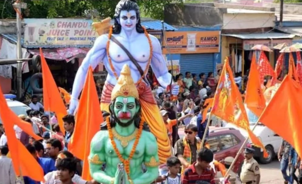 गाजीपुर में श्रीरामनवमी शोभा यात्रा की तैयारी करते आरएसएस और सामाजिक संगठन