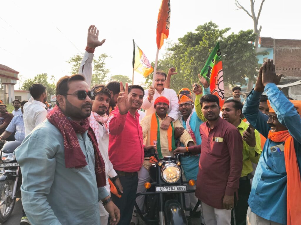 कुशीनगर : भाजपा युवा मोर्चा ने निकाली बाइक रैली, बताई उपलब्धियां