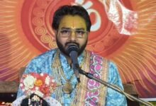 कुशीनगर: श्रीमद्भागवत कथा में श्रद्धालु भावविभोर, कृष्ण की बाल लीलाओं ने मोहा मन