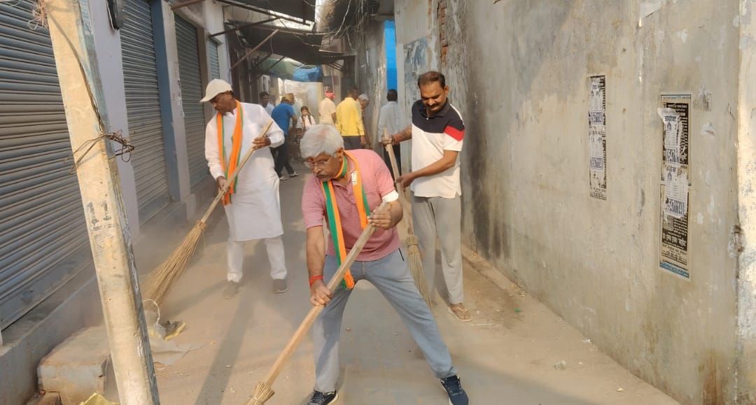 गाजीपुर में भाजपा कार्यकर्ताओं द्वारा चलाया गया स्वच्छता अभियान