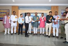 KIPM कॉलेज गोरखपुर में फ्री टैबलेट वितरण कार्यक्रम