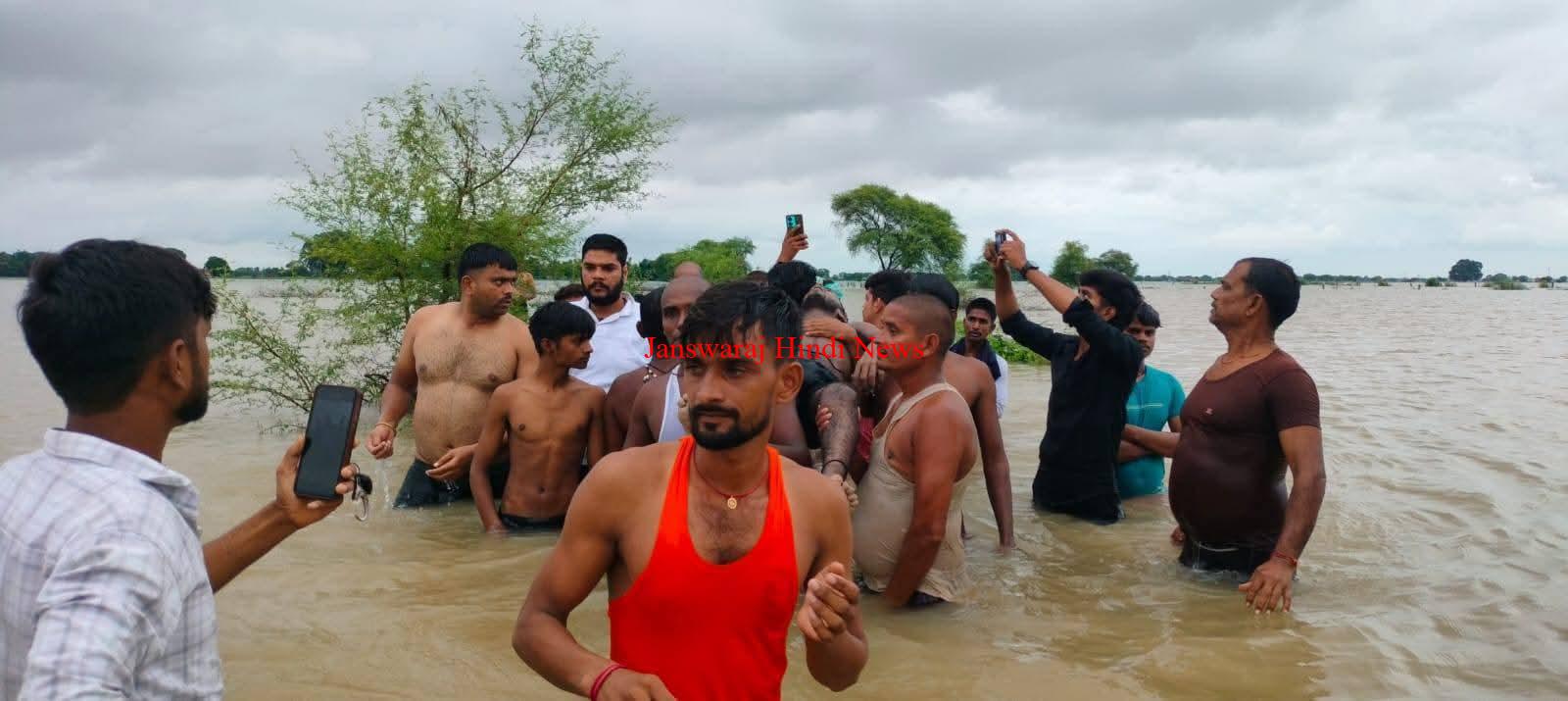गंगा की बाढ़ में युवक की मौत