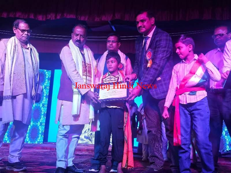 सेंट जोसेफ स्कूल हाटा के वार्षिकोत्सव के दौरान- फोटो जनस्वराज हिंदी