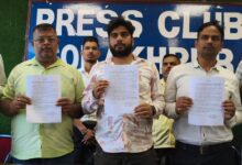 नाली विवाद पर कॉलोनीवासी एकजुट
