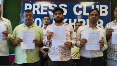 नाली विवाद पर कॉलोनीवासी एकजुट